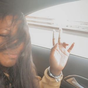 Meet your Posher, Avie